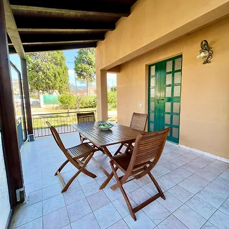 Anna Holidays Lascari