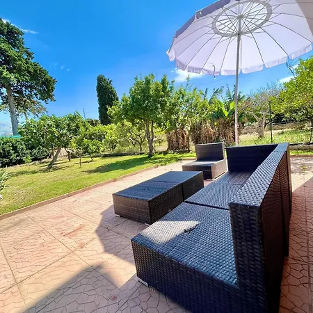 Anna Holidays Lascari